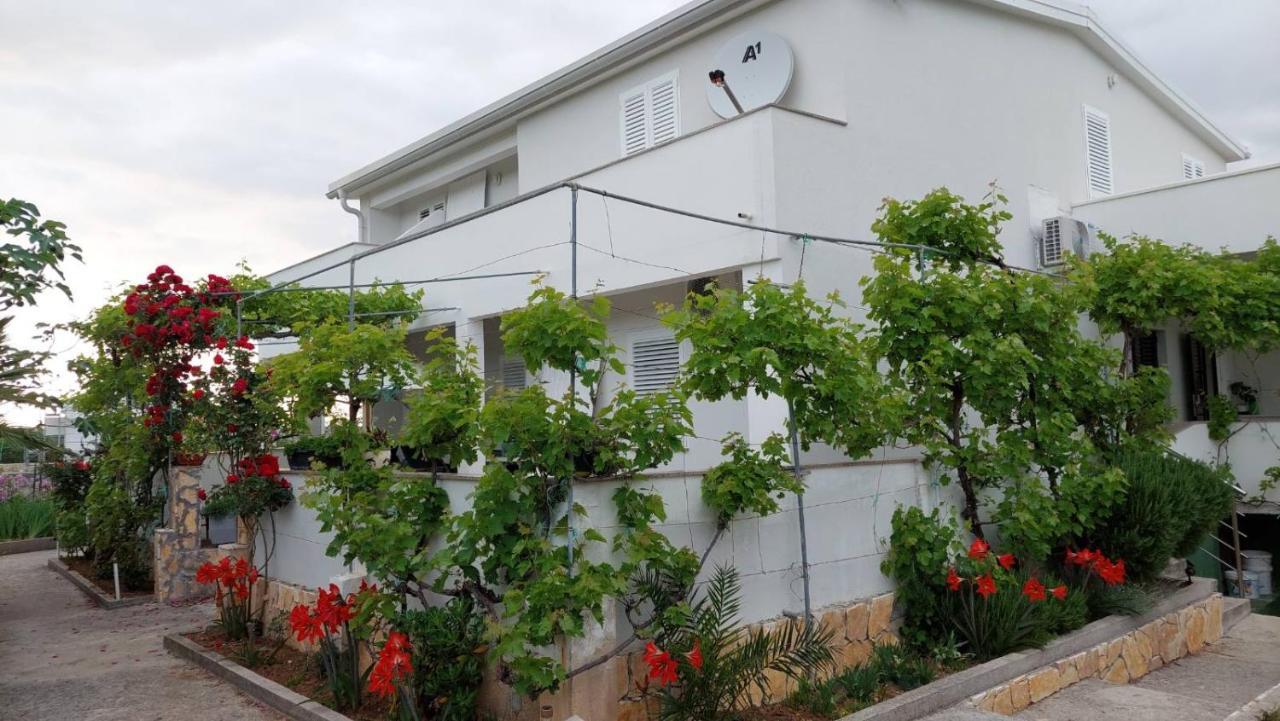 Oaza Apartment Razanac Exterior photo